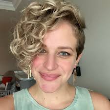 Wow...I had no idea the story was this intricate (knew nothing about  Wicked).