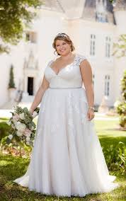 Découvrez notre collection de superbes robes de mariée pour future maman. 20 Modeles De Robes De Mariage Pour Les Femmes Rondes