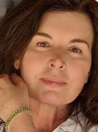 All hail Queen Caroline, long may she reign