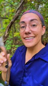 Here’s why you should carry a knife with you when you’re harvesting  mushrooms, especially fleshy polypores like #chickenofthewoods. The new  growth is found along the edges, so cutting can actually ...