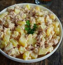 20 Salades Aux Pommes De Terre Merveilleusement Bonnes A Tester Absolument Cet Ete Salade Pomme De Terre Idee Recette Salade Recette Salade Froide