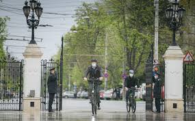 May 30, 2021 · pesedintele klaus iohannis a trasmis, duminica, un mesaj de ziua romanilor de pretutindeni, zi speciala dedicata diasporei. In Vinerea Verde Iohannis Merge Cu Bicicleta La Cotroceni Financial Intelligence