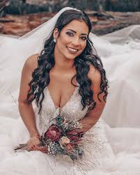 Jede frau hat ihre eigene vorstellung, wie ihr sogenanntes traumhochzeitskleid aussehen soll. Brautkleid Justin Alexander 8815 In 2021 Brautkleid Braut Perlenkleid