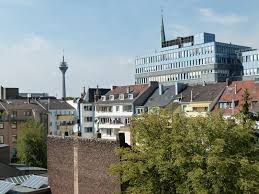 Hier findest du möblierte zimmer und wohnungen in düsseldorf und umgebung. Ausblick Aus Schoner Dusseldorfer 2 Zimmerwohnung In Unterbilk Wohnung Stadt Am Rhein Dusseldorf