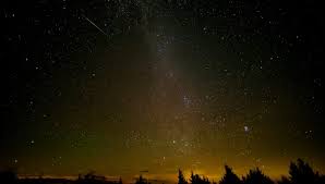 Estrelas caem do céu, causando 37 de dano arcano aos inimigos próximos. Madrugada Tera Chuva De Estrelas Cadentes Jornal De Brasilia