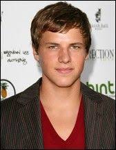 Noah Newman recasté