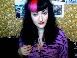 Psychobilly Bettie Bangs Colored Hair Psychobilly Psychobilly Hair Bright Hair Colors Bright Hair