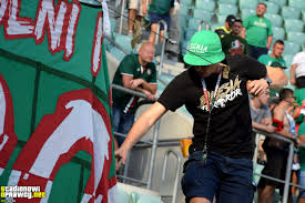 Zamieszanie pod sektorem kibiców gości (2019.08.17). Galeria Slask Wroclaw Ks Nieciecza 15 08 2017 Stadionowi Oprawcy