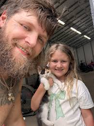 Pun about cats swimming across the Ohio River