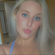 Molly Needham (mollyneedham27)