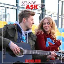 Yalın sesinde aşk var şarkı sözleri aldım başıma belayı i̇lk günden belli biraz delisin biraz kendine has biraz maceracı aldım başıma belayı. Sesinde Ask Var Home Facebook