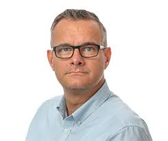 Edin terzic frau kora wölm. Bvb Trainer Edin Terzic Hat Sein Herz In Runthe Verloren