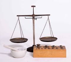 Massa benda yang diukur sama dengan jumlah massa anak timbangan yang digunakan untuk membuat keseimbangan. Pengertian Neraca Sama Lengan Nasi