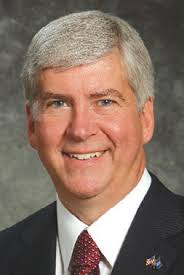 Almont football wins district; remains undefeated