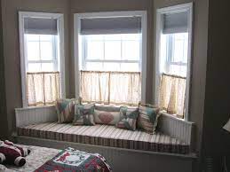 Decorating Master Bedroom Designs With Bay Window Shtory Dlya Erkerov Vnutrennie Okna Idei Domashnego Dekora