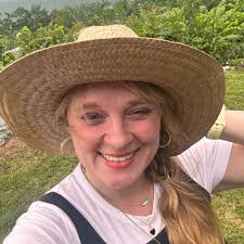 🔗: peoplem.ag/4cxWcPL Olivia Munn and John Mulaney are married! The  actress and comedian tied the knot over the weekend, PEOPLE can confirm.  The couple wed in a simple, intimate ceremony at a