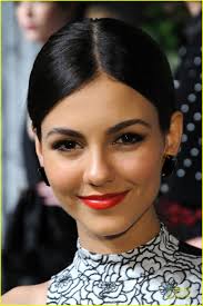 Victoria Justice: Alice + Olivia Fashion Presentation: Photo 535331