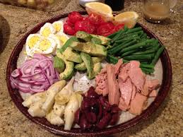 Tuna Nicoise Salad Tuna Packed In Olive Oil Or Fresh Boiled Eggs Tomatoes Red Onion Blanched Haricot V Tuna Nicoise Salad Stuffed Peppers Healthy Recipes