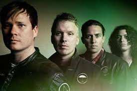 Tom Delonge Pilih Angels Airwaves Ketimbang Blink 182 Semua Halaman Hai