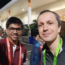 It is FUN to watch their games IRL 1.Levon Aronian 2. Shak Mamedyarov 3.  J.K. Duda 4. Wojstaszek Radoslaw 5.Alina Kashlinskaya