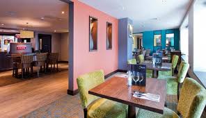 You're perfectly placed for the west end shows, restaurants and bars. London Archway Hotel Premier Inn