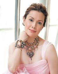 Lea Salonga Is A Filipina Singer And Actress Best Known For Portraying Kim The Lead Role In Miss Saigon Leasalong Lea Salonga Hair Styles Short Hair Styles