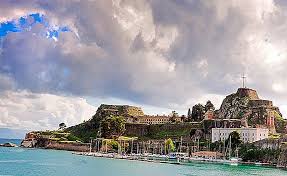 Χορωδία τα πιο νόστιμα κορίτσια τα 'δα στην. 10 Koryfaia Toyristika A3io8eata Sthn Polh Ths Kerkyras 2021