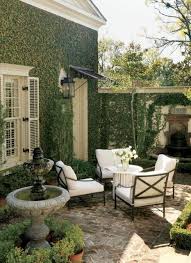 55 Chic Patio Ideas To Steal For Your Own Backyard Courtyard Gardens Design Small Courtyard Gardens Backyard Patio