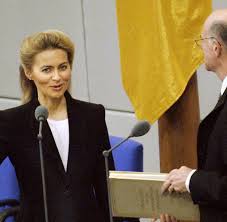 Von der leyen wird arbeitsministerin. Ursula Von Der Leyen Leben Und Karriere Einer Ministerin Bilder Fotos Welt