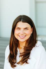 Katy Morrison's Instagram, Twitter & Facebook