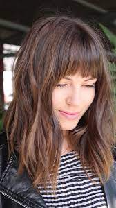 In kombination mit leicht gestuften längen entsteht die lässige. Image Result For Layered Haircuts Long Hair Illustration Haircuts For Frizzy Hair Hair Styles Long Hair Styles