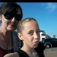 ELLA KEY (@ellakeyy)