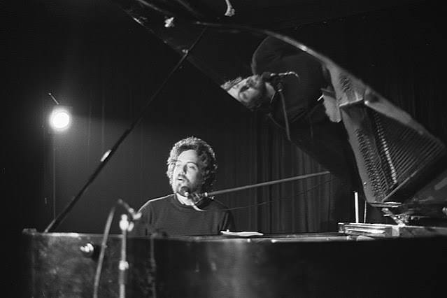 The Story of Billy Joel and How He Became the “Piano Man” – The Science Survey