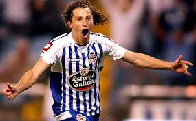 José andrés guardado hernández (spanish pronunciation: Andres Guardado Con Pie Y Medio Fuera Del Deportivo Mediotiempo