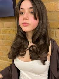 Model Found Looking for someone for a straight blowdry