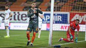Geçtiğimiz sezon 38 maça çıkan ve 3 gol, 2 asistle skora katkı sağlayan berkan'ın kariyerini. Berkan Kutlu Kimdir Hangi Takimlarda Oynadi Berkan Kutlu Kac Yasinda Ve Nereli Galatasaray Gs Haberleri