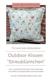 Gartenbank Kissen Streublumchen Auf Beige Terasse Dekorieren Bett Kissen Und Kissen