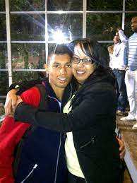 Van niekerk set the 400m world record in. Nayvanniekerk On Twitter Wayde Van Niekerk Sasenior And Varsitycupathletics 400m Champ Causethat Swhat Sup Love Family Http T Co 0xsl4oupum
