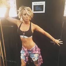 Born november 30, 1985, camarillo, california) is an american television actress. Kaley Cuoco Shows Off Her Enviable Abs In Her Latest Instagram Snap Kaley Cuoco Short Hair Kaley Cuoco Kayley Cuoco