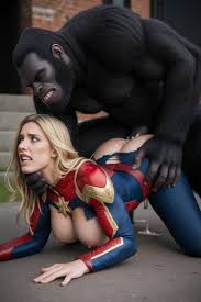 Londres, Gorilla Pushes Captain Marvels Head Into The Ground, Anal Sex  Porno IA