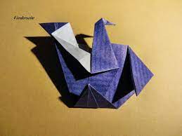 Nehme nun die obere und untere kante der linken seite und falte diese zur mittleren falz. Hallo Auf Meinem Blog Ur Fleurogami Faltkunst Ich Mache Sehr Gerne Origami Vor Allem Sterne Und Kusudamas Origami Kunst Falten