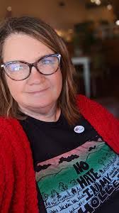 Deanne Massey's Instagram, Twitter & Facebook