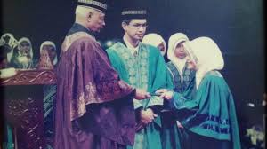Le prix est de 17 $ ca par nuit du 13 déc. Al Fatihah To The Late Sultan Haji Ahmad Shah Pahang Hadijah Binti Jaffri