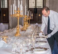 He is the eldest child of king albert ii and queen paola. De Belgische Koning Filip En Koningin Mathilde Brengen Van 28 T M 30 November 2016 Een Staatsbezoek Aan Nederland Het Belgisch Koningspaar Wordt Ceremonieel On