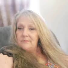 God Bless this sweet dog. Hi sweetie.🐾