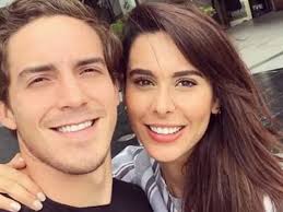 Aristeo cázares y carolina mendoza comenzaron una relación sentimental de manera oficial después de que abandonaron el reality show deportivo. Exatlon Mexico Aristeo Cazares Vivio Un Amor Toxico Antes De Enamorarse De Caro Mendoza El Heraldo De Mexico
