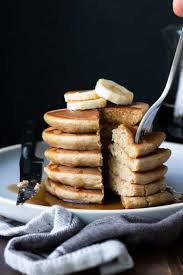 Out of which carbohydrates comprise 39 calories, proteins account for 7 calories and remaining calories come from fat which is 26 calories. Fluffy Vegan Banana Oatmeal Blender Pancakes Veggies Don T Bite