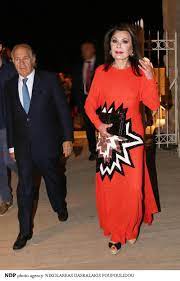 Μαζί με την ανάμνηση των ολυμπιακών αγώνων χάθηκαν και οι αναφορές στη γιάννα αγγελοπούλου. Gianna Aggelopoyloy Me Xlidath Kokkinh Toyaleta Dipla Sth Nyfh Ths Ellh Papadiamanth Fwto