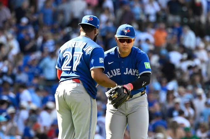 Kazuma Okamoto Hits a 3-Run Homer as the Blue Jays Rally past the Cubs 8-6  - The Japan News