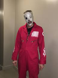Sua linha de percussão se diferencia pelo groove e qualidade das composições. Got My Red Coveralls In Time Happy Halloween Slipknot
